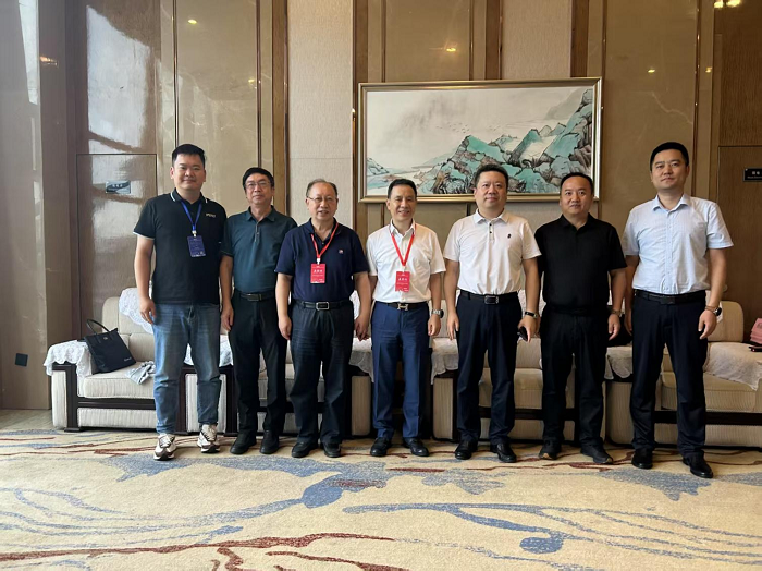 中國材料集團(tuán)（武漢建材院）團(tuán)隊交流